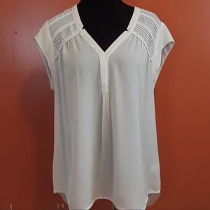 BLACK RAINN White Pleated Cap Sleeve Blouse Tunic Top S V-Neck